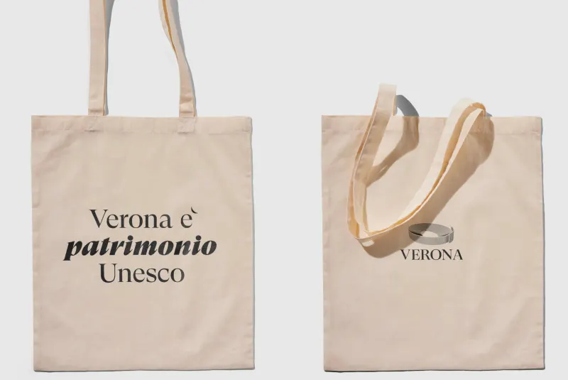 Two canvas tote bags: “Verona è patrimonio Unesco” and the VERONA mark